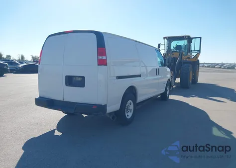 2019 Chevrolet Express 2500 Work Van z USA, uszkodzony, nr VIN 1GCWGAF13K1366785